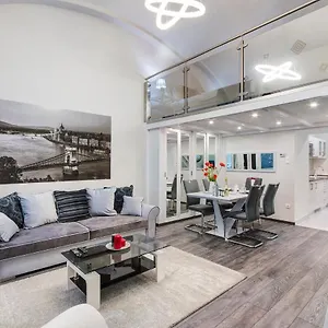 Sweet Dreams In The Heart Of The City Apartment Budapest